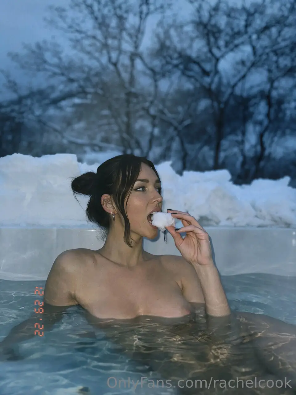 Рэйчел Кук: ню в джакузи и tease в белье — фото 2
