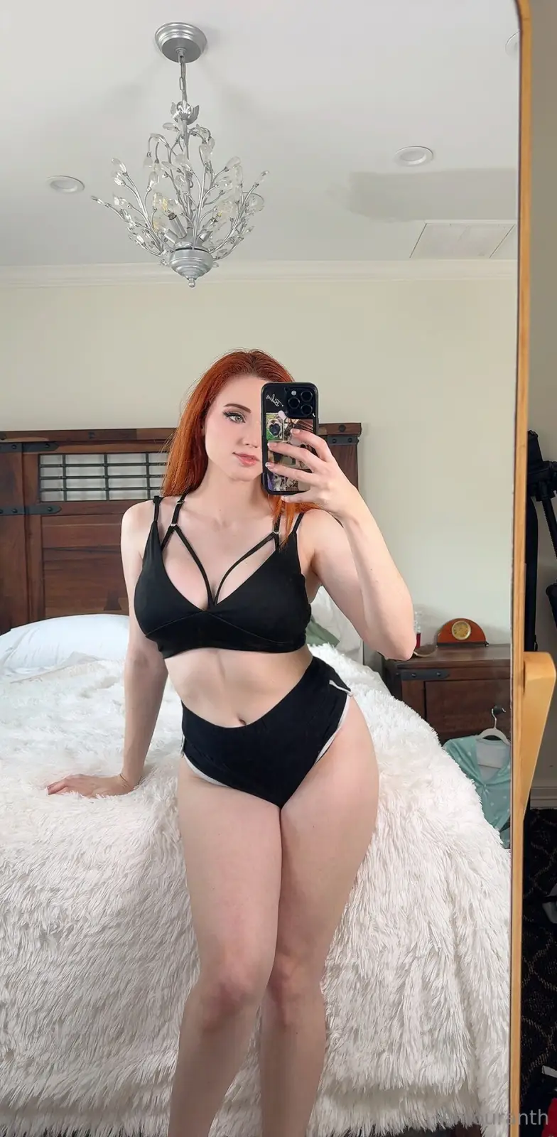 Amouranth Nude Redhead Галерея: Изгибы и Косплей — фото 5
