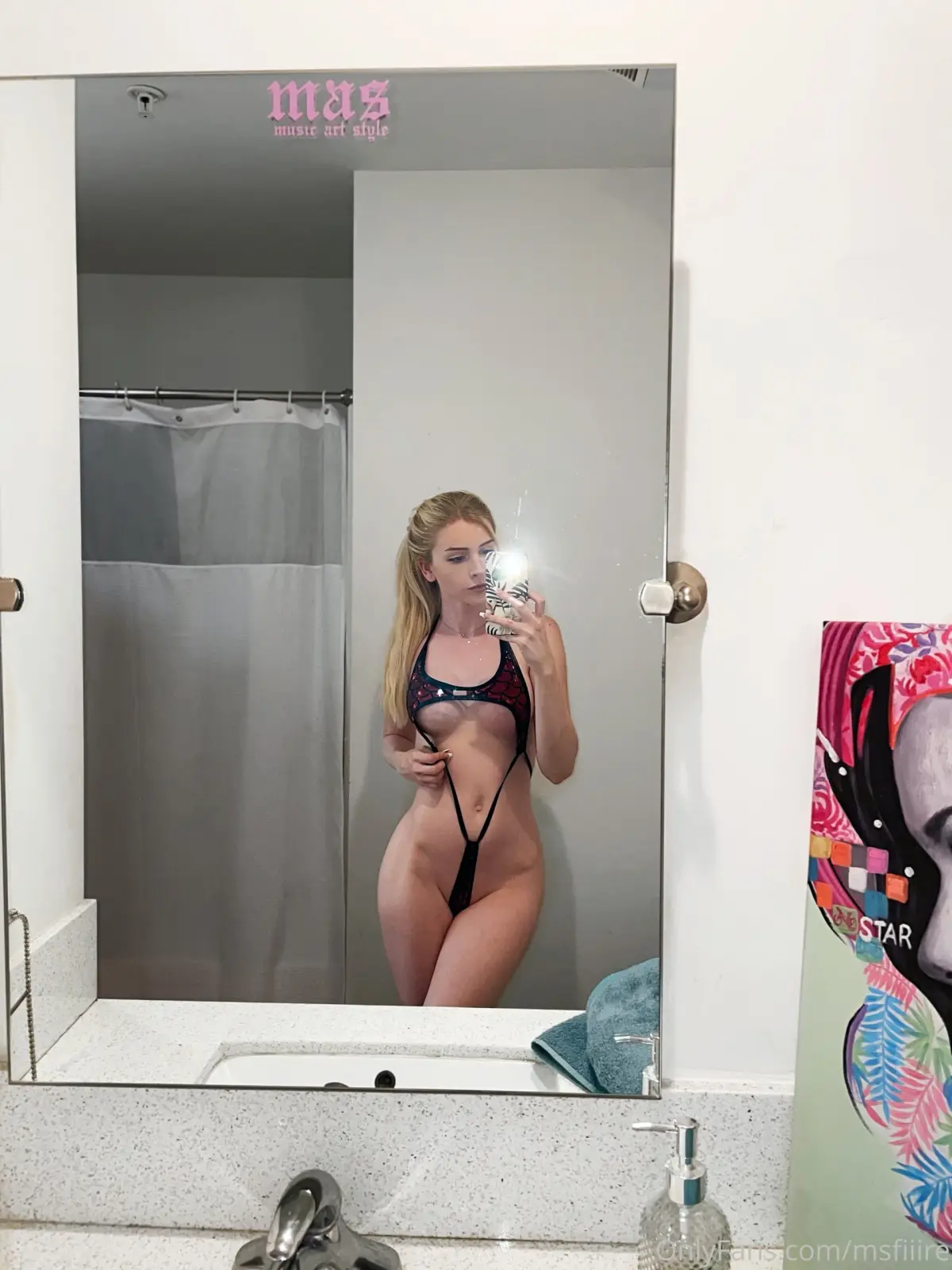 Msfiiire Emily Taylor Блондинка Ню Тиз — фото 5