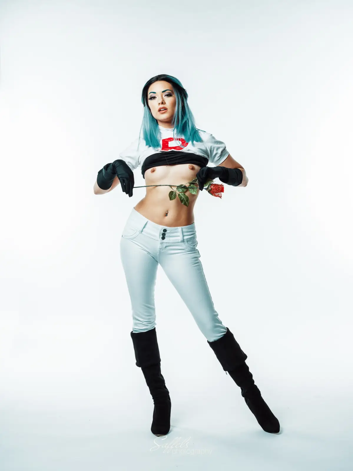Joanie Brosas в восьми образах Асоки и Битлджуса — фото 3