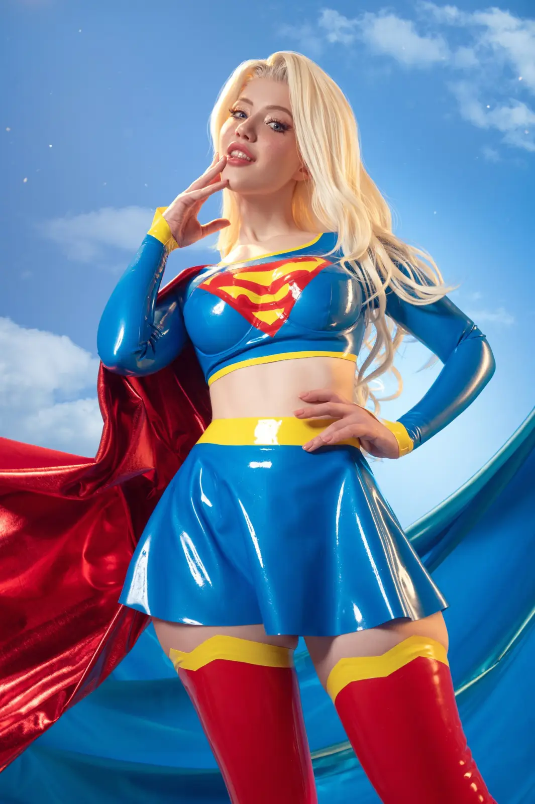 Lada Lyumos: Supergirl и Jessie в латексе – дерзкий тизер