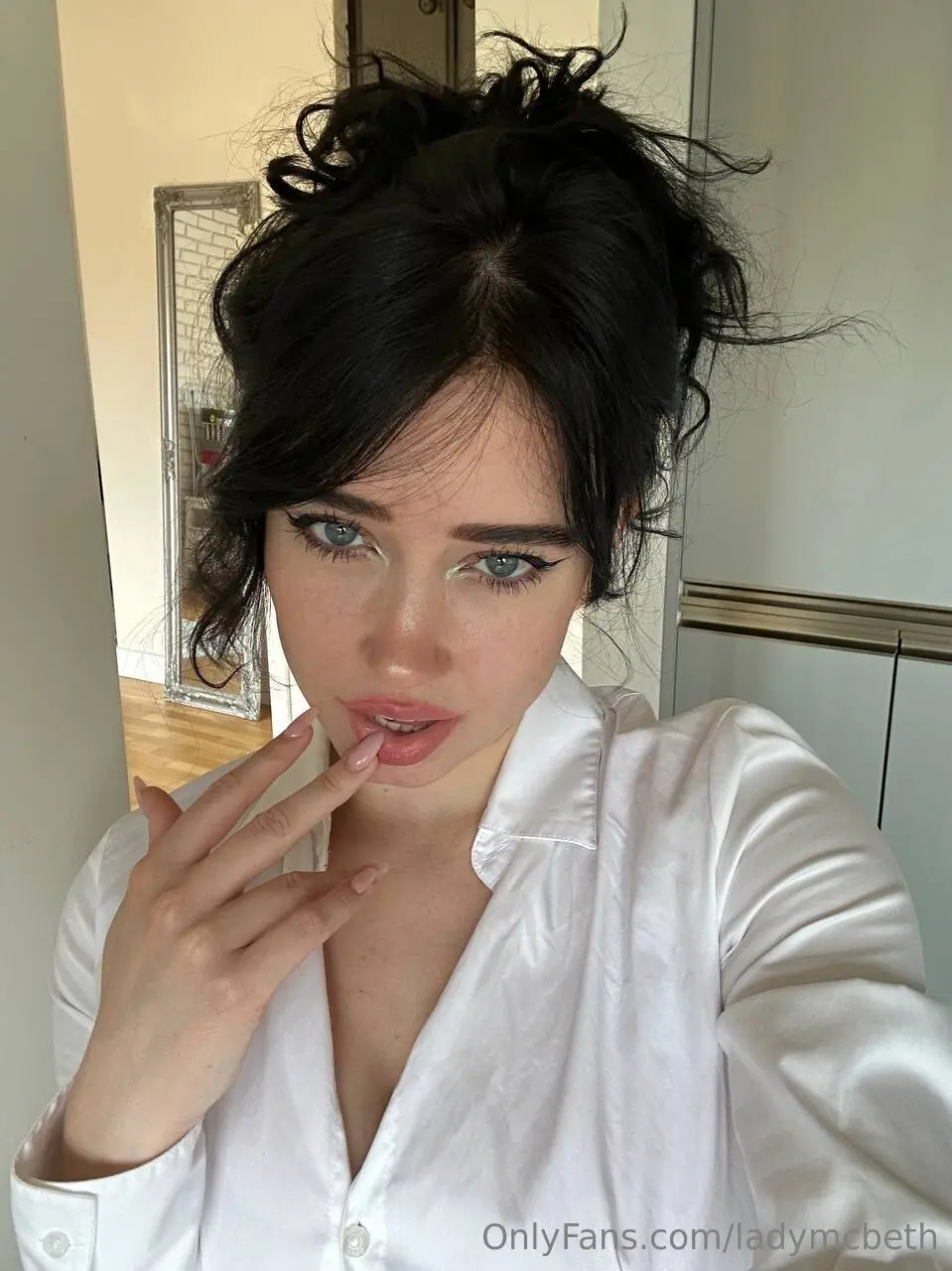 LadyMcbeth Elizabeth: соблазнительные селфи в белье