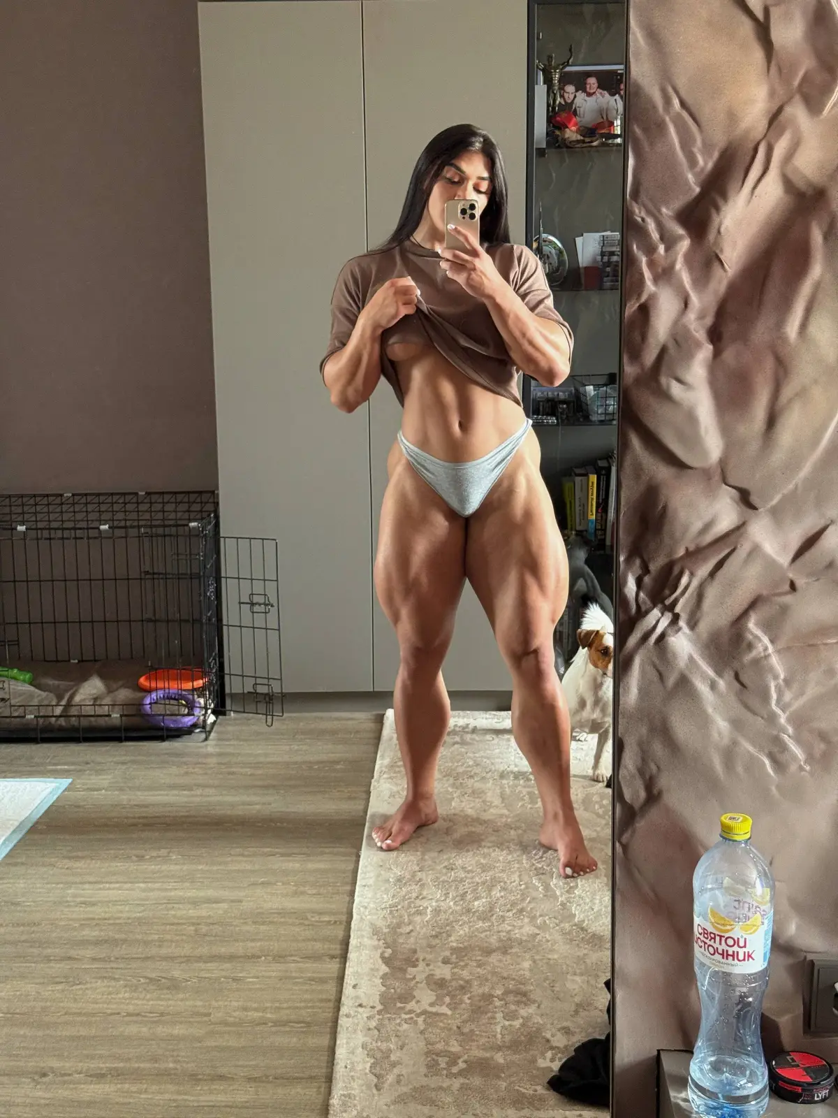 Daria Shuer показывает мускулистые ягодицы и пресс — фото 8