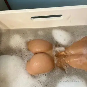 Зои Эванс: Тизер в белье и парная ванна — фото 2