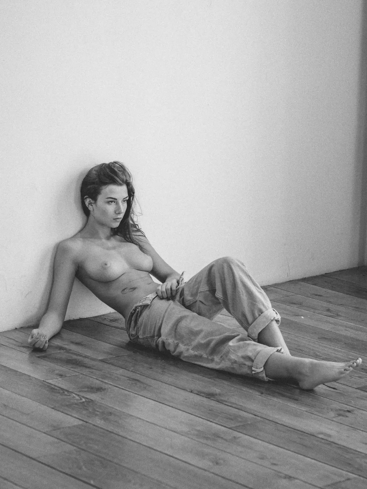 Инга Лис топлесс в Calvin Klein трусиках — фото 7